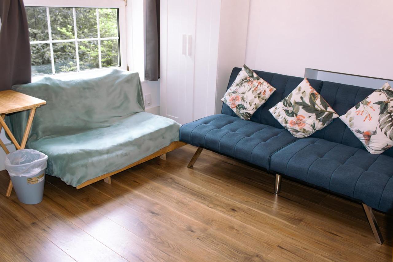 Nice 4 Bedroom Apartment Near City Centre 2-Min Walk To Metro !! Business & Family Friendly!! Londres Extérieur photo