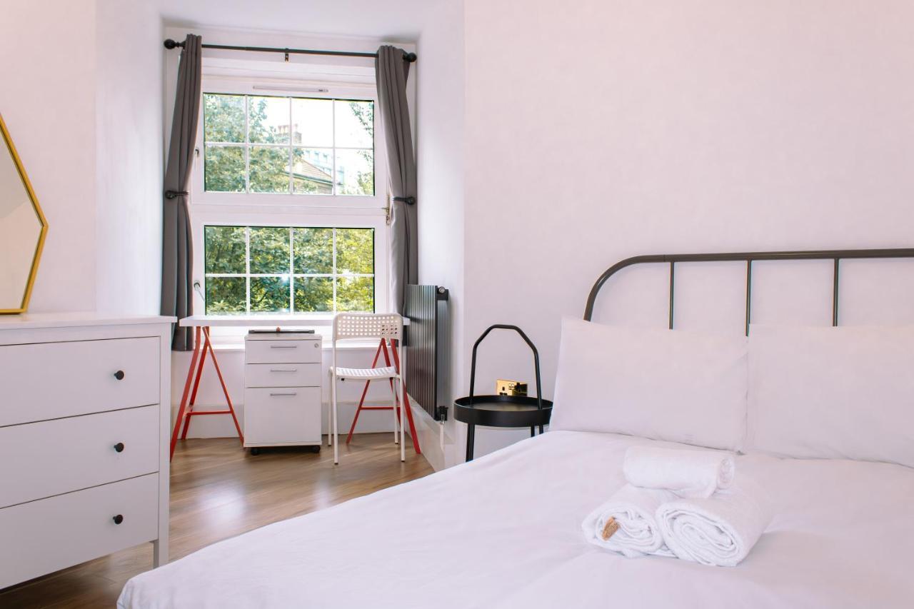 Nice 4 Bedroom Apartment Near City Centre 2-Min Walk To Metro !! Business & Family Friendly!! Londres Extérieur photo