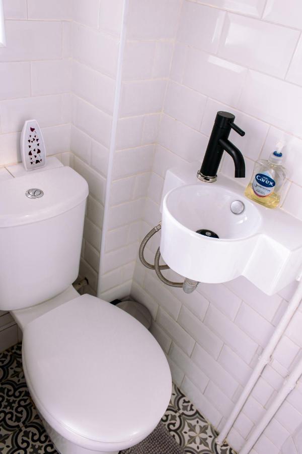 Nice 4 Bedroom Apartment Near City Centre 2-Min Walk To Metro !! Business & Family Friendly!! Londres Extérieur photo
