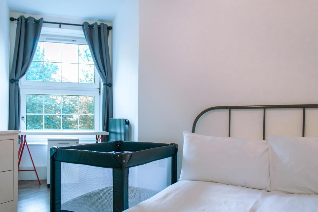 Nice 4 Bedroom Apartment Near City Centre 2-Min Walk To Metro !! Business & Family Friendly!! Londres Extérieur photo